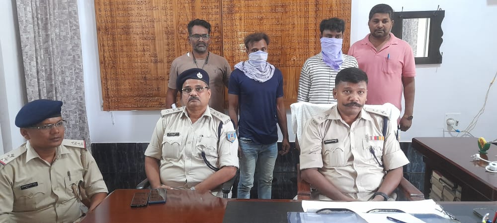 देसी कट्टा के साथ पुलिस ने एक को दबोचा